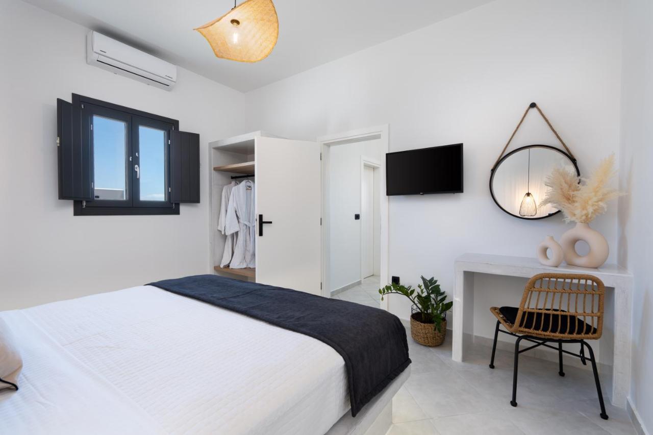 Almira Luxury Suites Playa de Perivolos Exterior foto